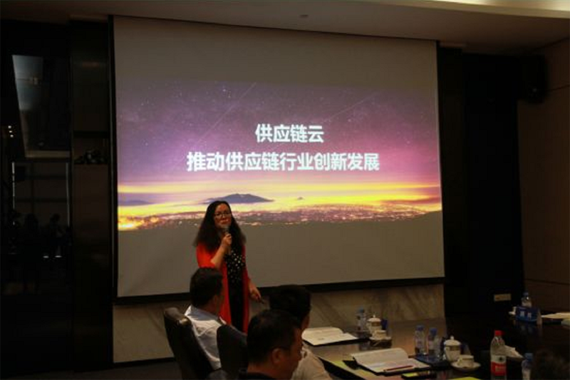 深圳市怡亞通供應鏈股份有限公司380生態(tài)總裁助理許穎女士作主題演講.png 深圳市怡亞通供應鏈股份有限公司380生態(tài)總裁助理許穎女士作主題演講.png